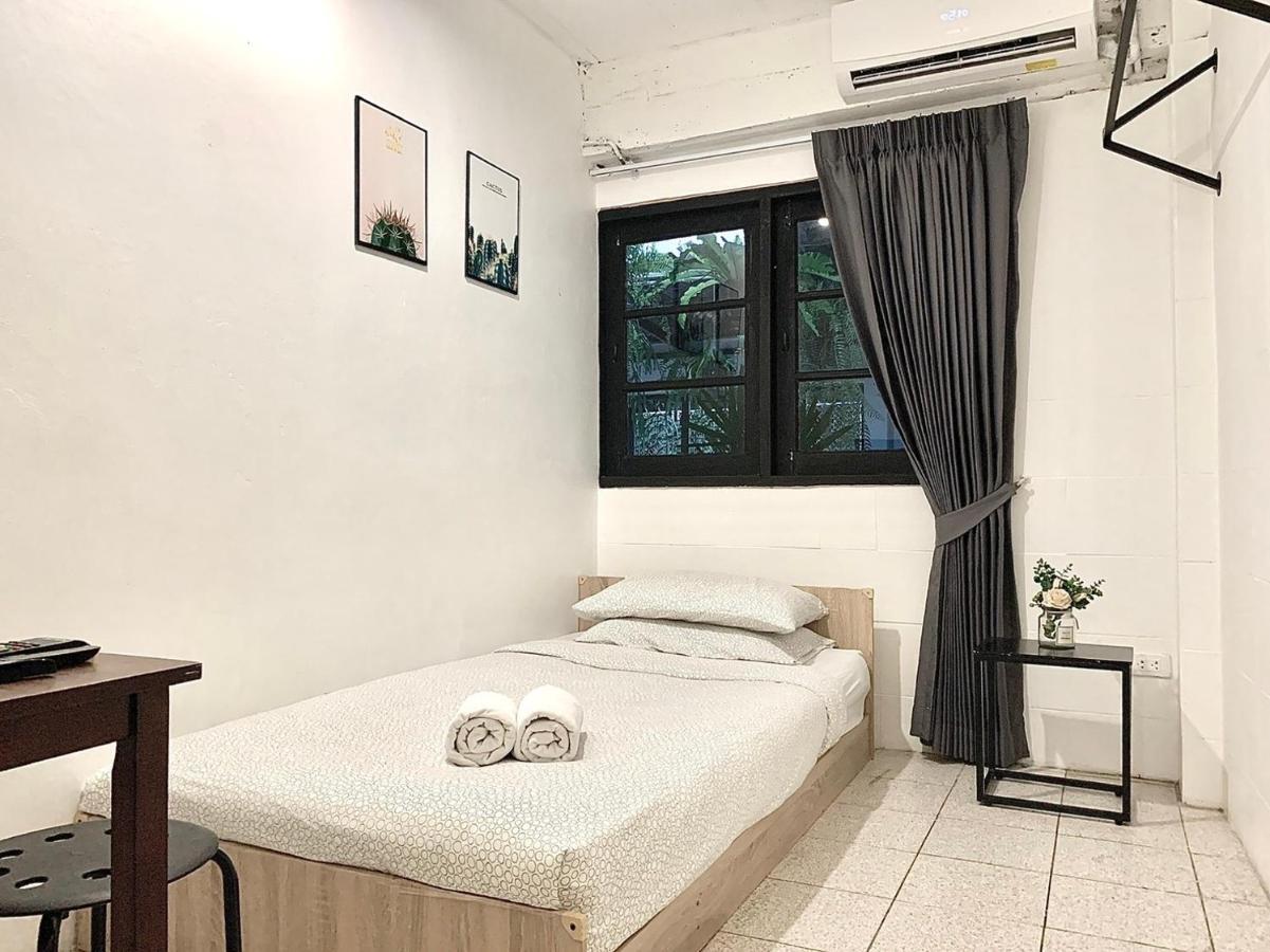 Gfeel Hostel กรุงเทพมหานคร ภายนอก รูปภาพ